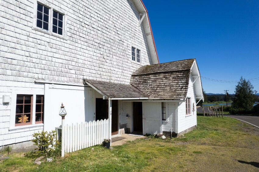 More Photos Of 25 Fraser Rd W, Tillamook Lodge Meeting Hall For Sale
