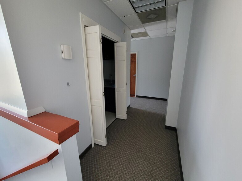 More Photos Of 784 Prince Ave, Athens Medical For Sale