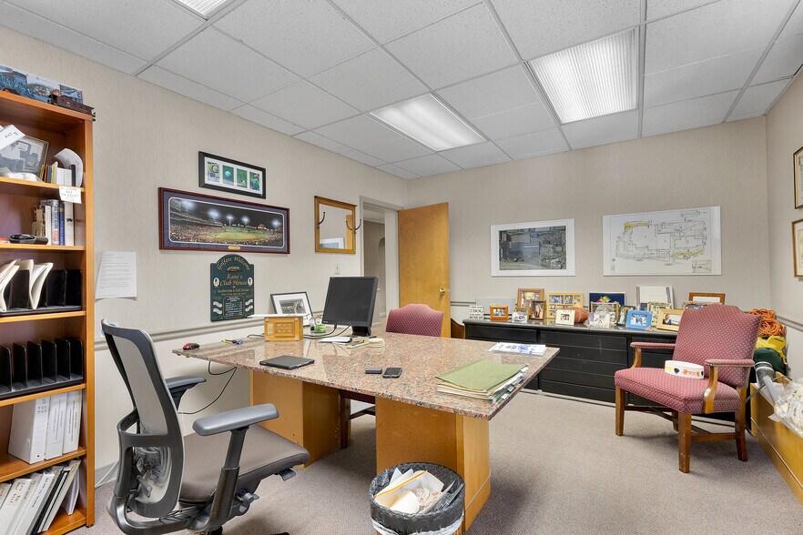 More Photos Of 300 Allegheny Ave, Towson Office For Sale