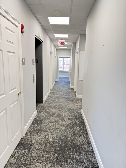 More Photos Of 670 Boston Post Rd, Madison Office For Lease