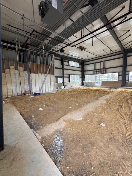 More Photos Of 31013 Besche Ave, Georgetown Showroom For Lease