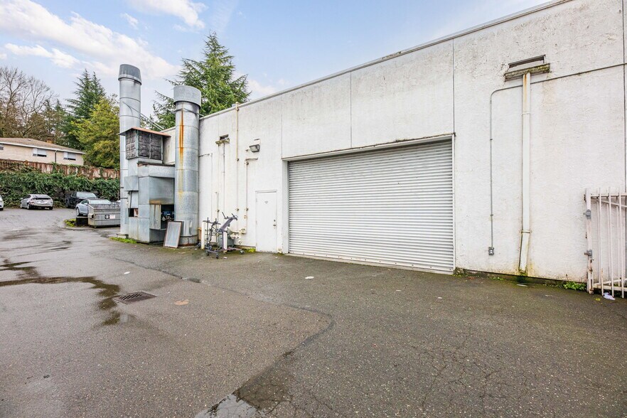 More Photos Of 13036 Lake City Way NE, Seattle Auto Dealership For Sale