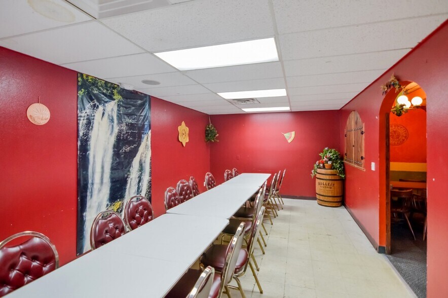 More Photos Of 819 Main St, Caldwell Restaurant For Sale