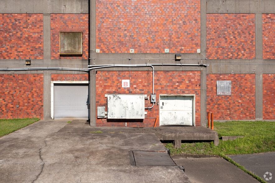 More Photos Of 1600 Bernheim Ln, Louisville Warehouse For Sale