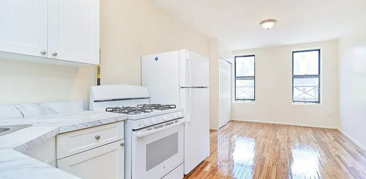 More Photos Of 691 Tenth Ave, New York Apartments For Sale