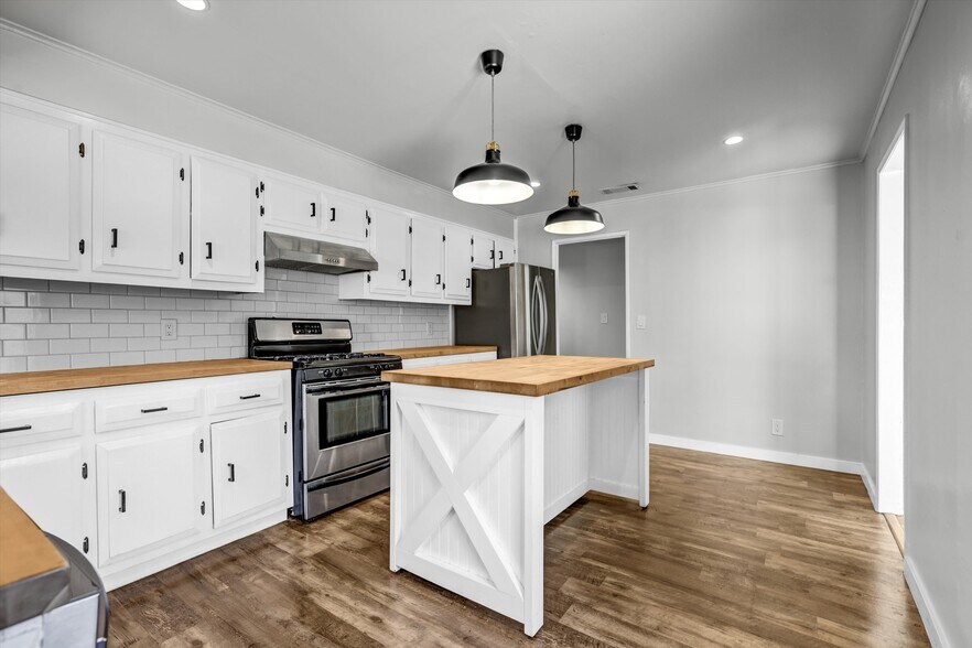 More Photos Of 6512 Coldwater Canyon Ave, Valley Glen Apartments For Sale