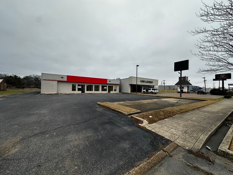 More Photos Of 113 W Broadway St, West Memphis Freestanding For Lease