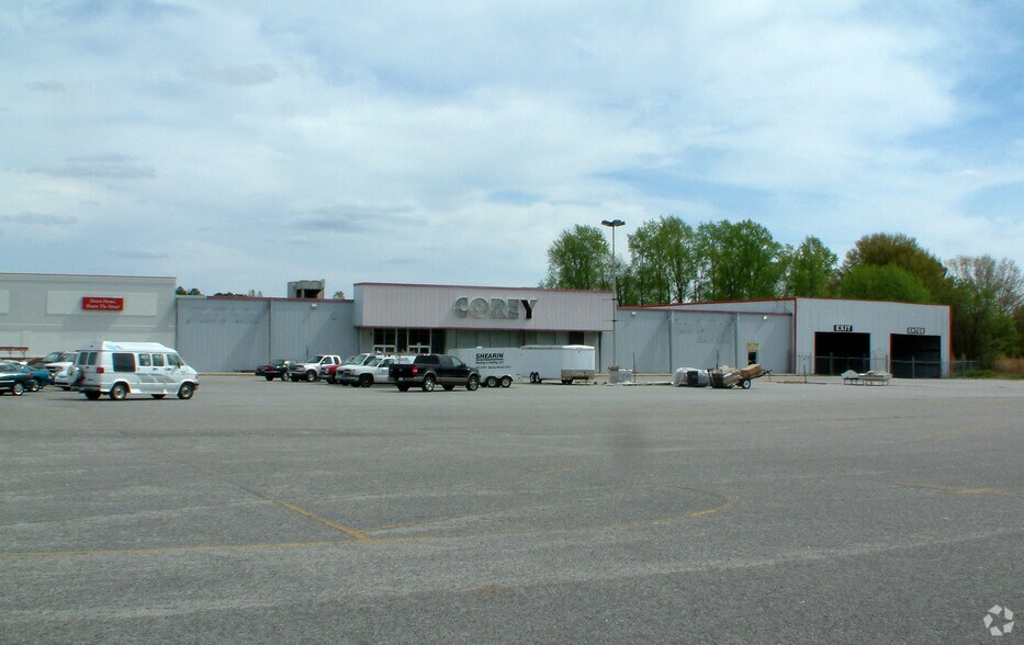 More Photos Of 910-914 Washington St, Williamston Unknown For Lease