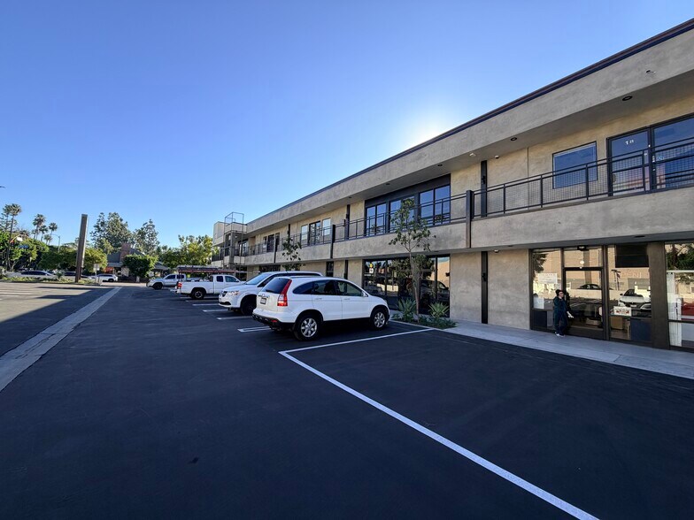 More Photos Of 1253 Vine St, Los Angeles Storefront Retail Office For Lease