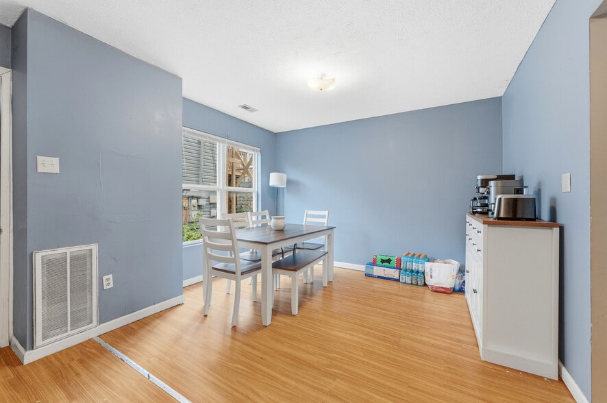More Photos Of 409 McLane Avenue, Morgantown Apartments For Sale