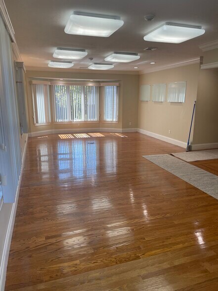 More Photos Of 345 Neponset St, Canton Office For Lease