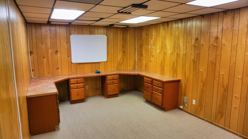 More Photos Of 15 E Montgomery Cross Rd, Savannah Office For Lease