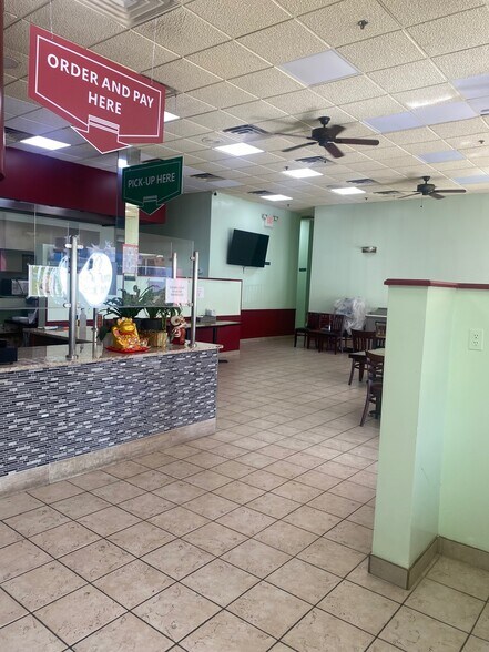 More Photos Of 10 Meadowlands Pky, Secaucus Unknown For Lease