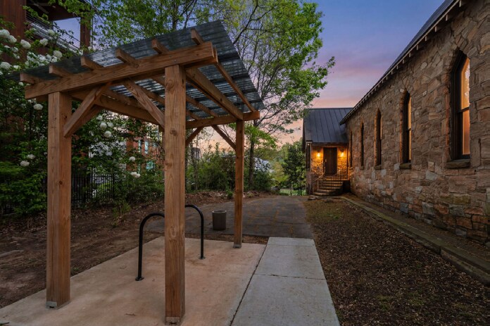 More Photos Of 208 St Marys St, Raleigh Loft Creative Space For Lease