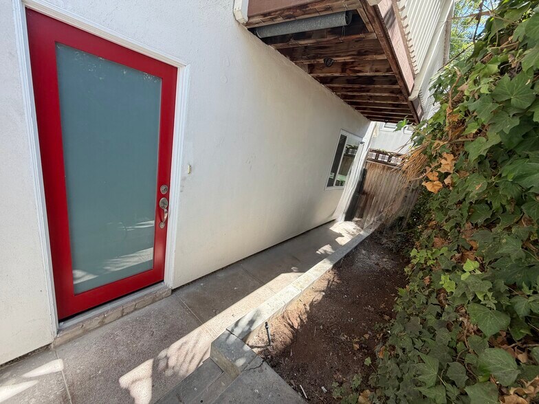 More Photos Of 3560 Front St, San Diego Multifamily For Sale