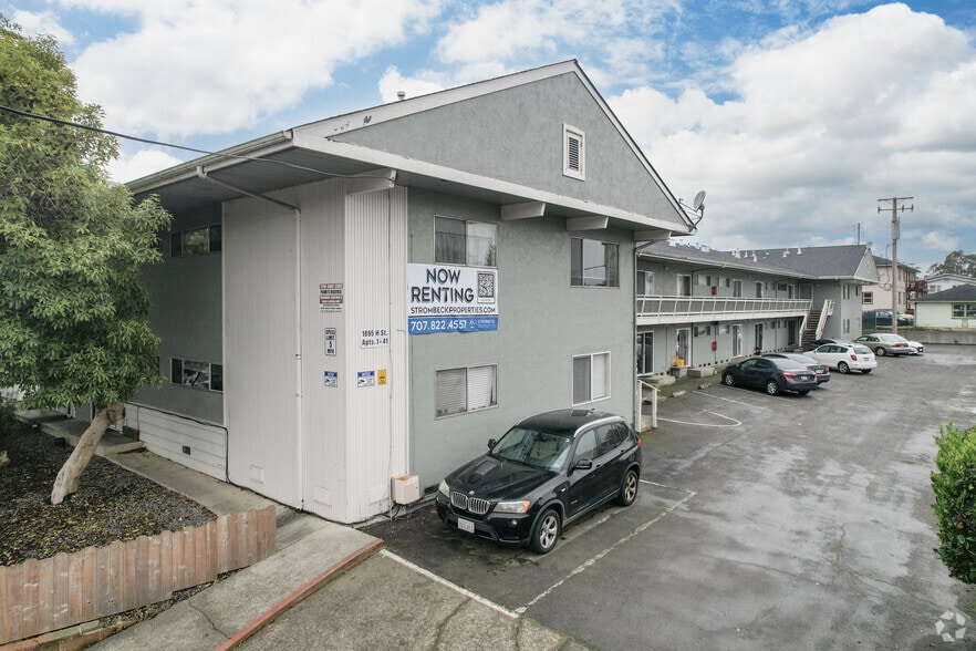 More Photos Of 1895 H St, Arcata Apartments For Sale