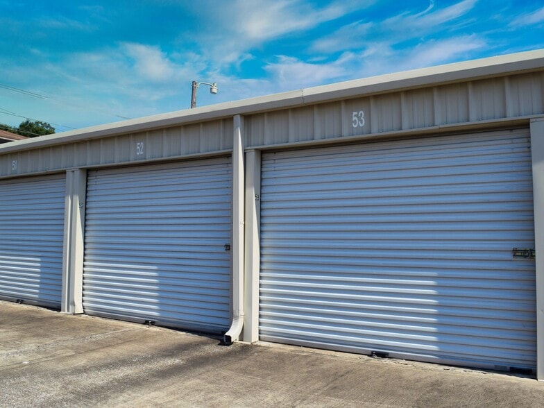 More Photos Of 50 N 13th St, Beaumont Self Storage For Sale