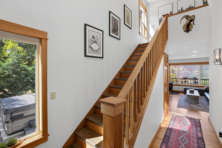 More Photos Of 407 Huskey Rd, Mosier Specialty For Sale