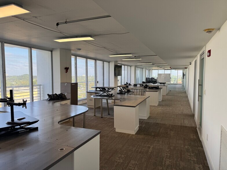 More Photos Of 1720 Harrison St, Hollywood Office Residential For Sale