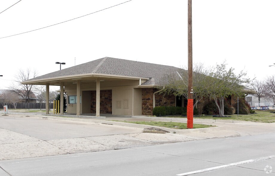 More Photos Of 610 W Hensley Blvd, Bartlesville Medical For Sale