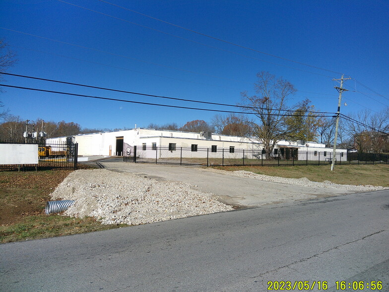 Primary Photo Of 1100 County Farm Rd, Cassville Warehouse For Sale