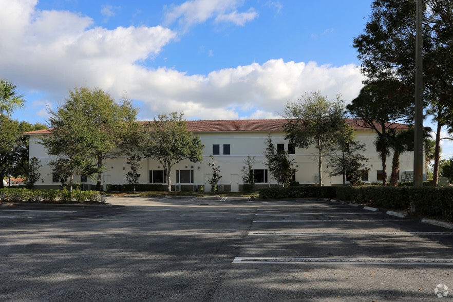 More Photos Of 600 SW Darwin Blvd, Port Saint Lucie Medical For Lease