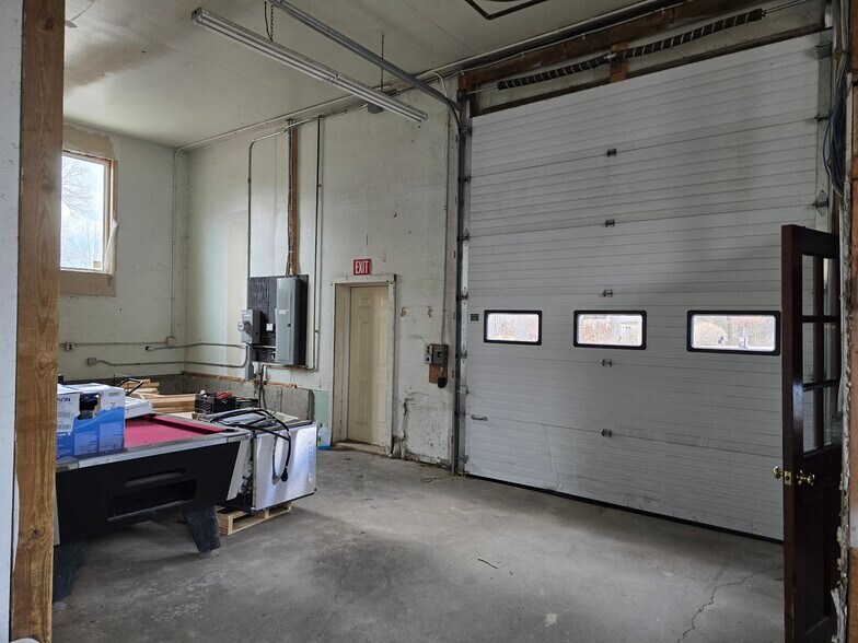 More Photos Of 1317 Federal St, Belchertown Warehouse For Sale
