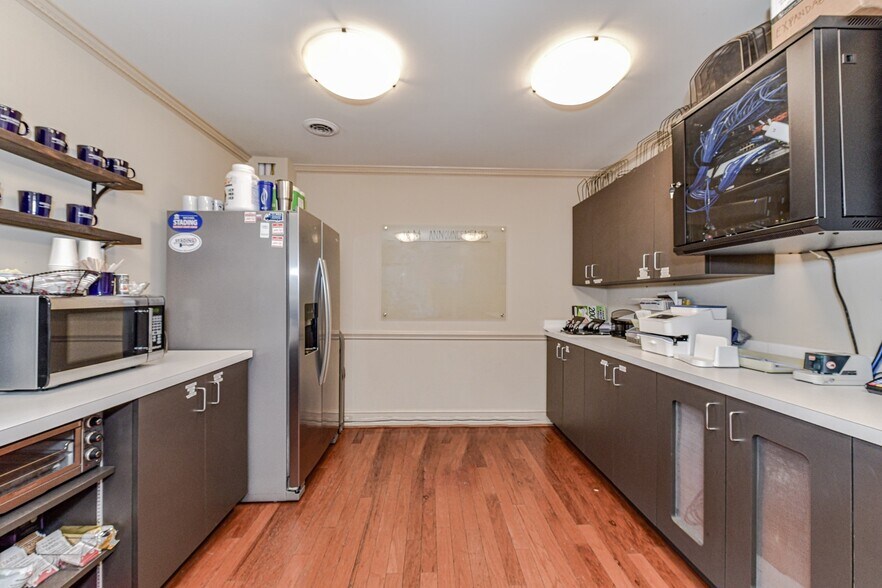 More Photos Of 216 N Mcdowell St, Charlotte Office For Sale