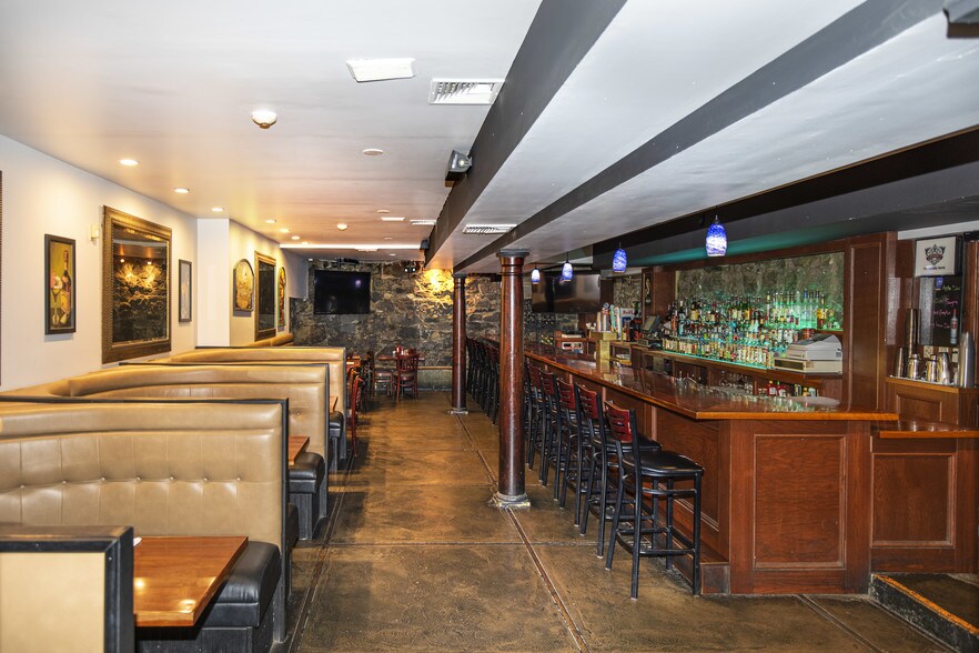 More Photos Of 32-34 Main St, Warwick Restaurant For Sale