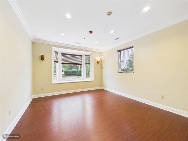 More Photos Of 420 W Northwest Hwy, Barrington Unknown For Lease