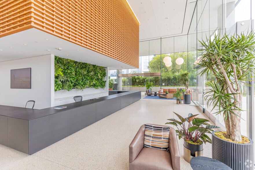 More Photos Of 4727 Executive Dr, San Diego Coworking Space