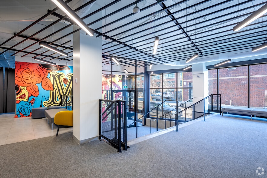 More Photos Of 6750 Av de l'Esplanade, Montréal Loft Creative Space For Lease