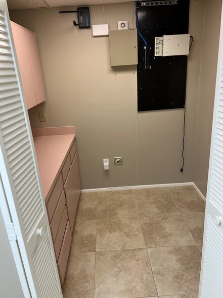 More Photos Of 6315 Presidential Ct, Fort Myers Office For Lease