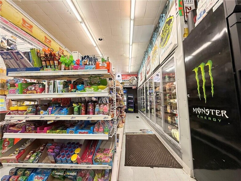 More Photos Of 406 Walnut St, Elmira Convenience Store For Sale