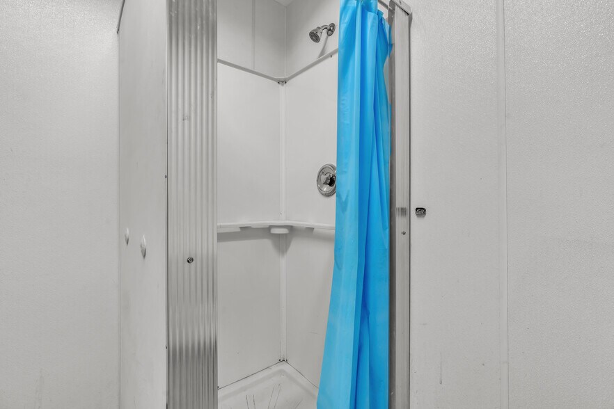 More Photos Of 1 American Legion Dr, Keyport General Retail For Lease