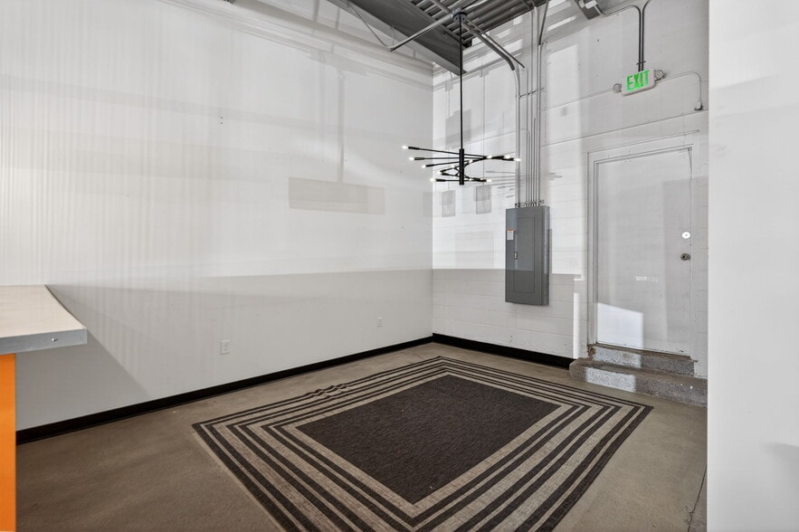 More Photos Of 1202-1320 Centaur Village Dr, Lafayette Storefront For Lease