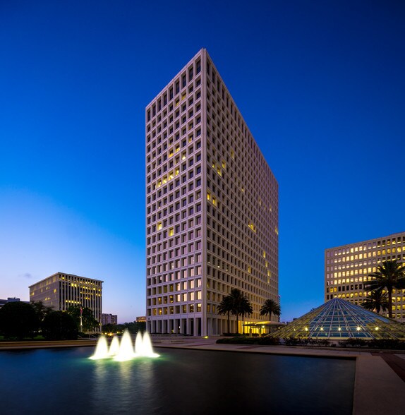 More Photos Of 3 Greenway Plz, Houston Office For Lease