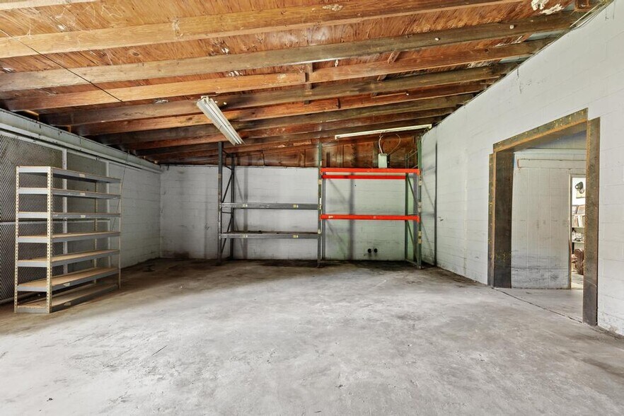 More Photos Of 15928 County Road 108, Hilliard Service For Sale
