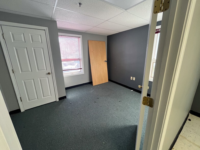 More Photos Of 155 Saco Ave, Old Orchard Beach Office For Sale