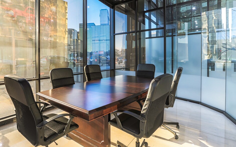 More Photos Of 2201 Main St, Dallas Office For Lease