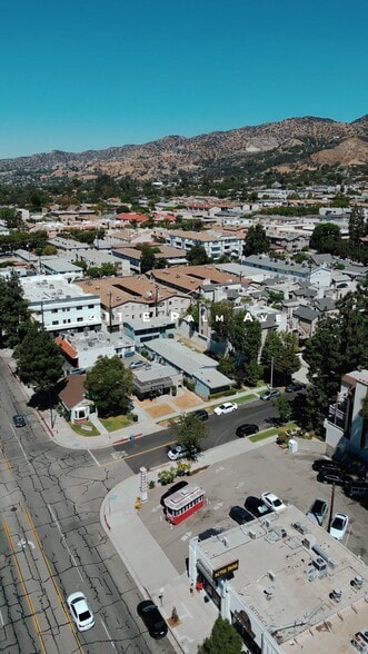 Primary Photo Of 411 E Palm Ave, Burbank Medical For Lease