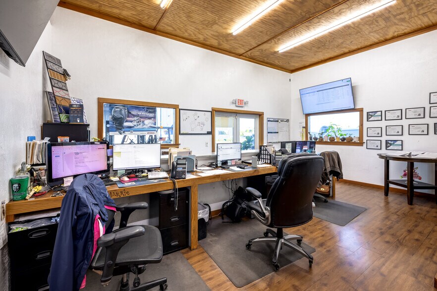 More Photos Of 90400 Overseas Hwy, Tavernier Marina For Sale