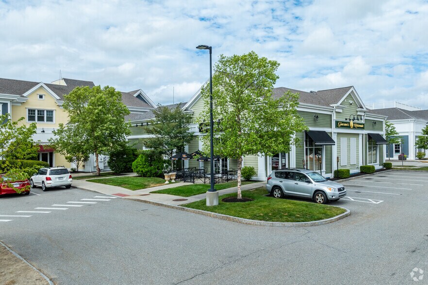 More Photos Of 400-440 Boston Post Rd, Wayland Unknown For Lease