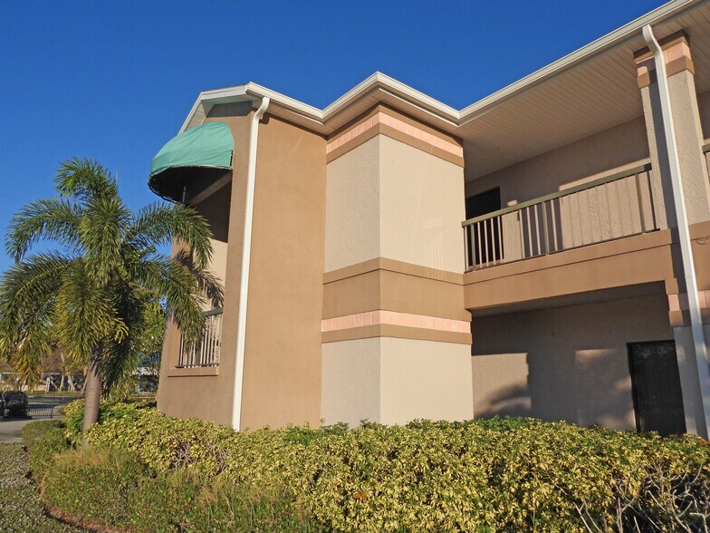 More Photos Of 1600 W Eau Gallie Blvd, Melbourne Office For Lease