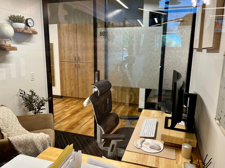 More Photos Of 163 Town Pl, Fairview Coworking Space