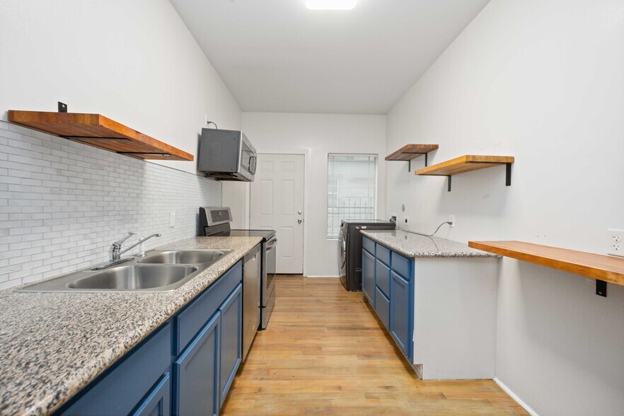 More Photos Of 2602 Isabella St, Houston Apartments For Sale