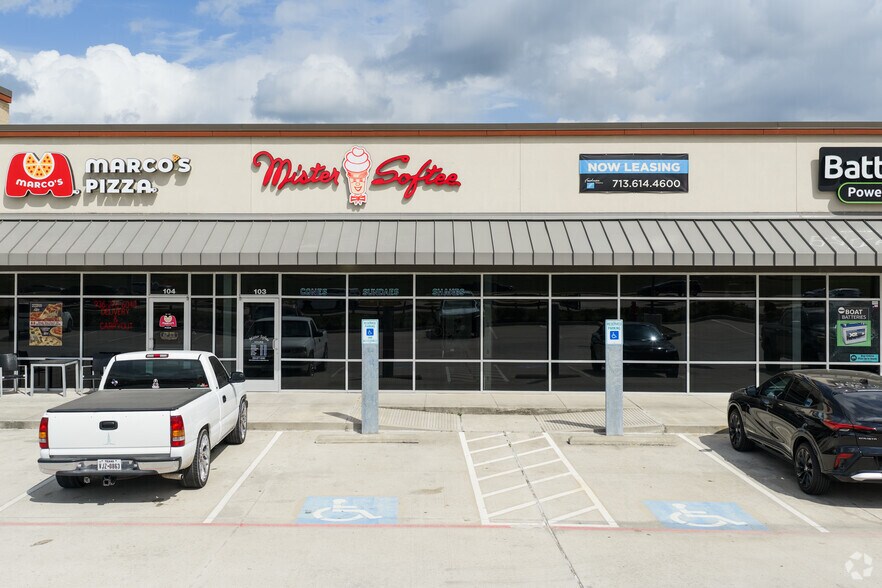 More Photos Of 19970 Eva St, Montgomery Freestanding For Lease