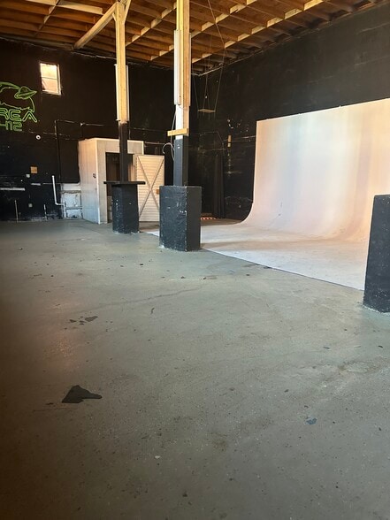 More Photos Of 1275 Pryor Rd SW, Atlanta Warehouse For Sale