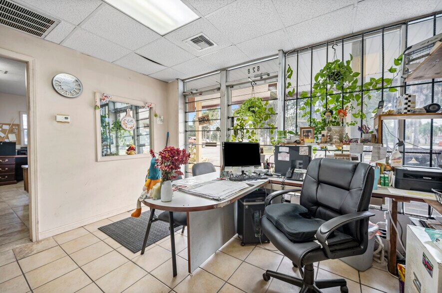 More Photos Of 628 King St, Cocoa Auto Dealership For Sale