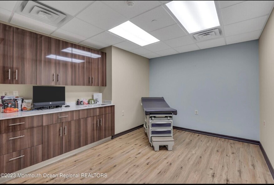 More Photos Of 222 Schanck Rd, Freehold Medical For Lease